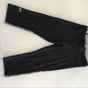 Under Armour heat gear black workout capris S / M